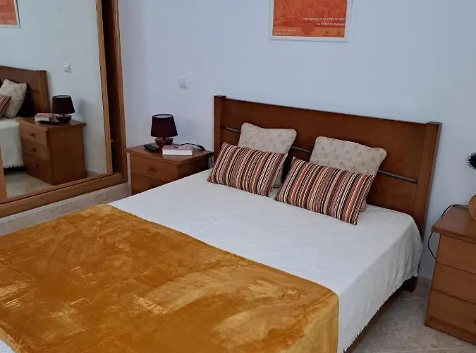 Mjalvor - Apº Em Com Piscina Daire *